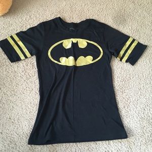 Bat man logo top